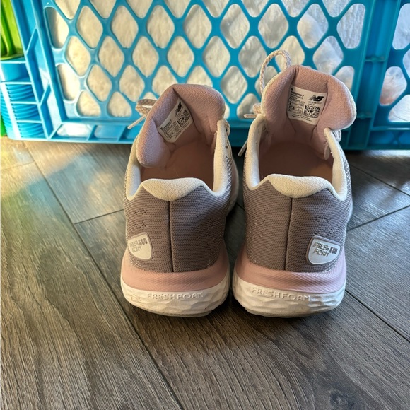 Nike Fresh Foam 680 sneakers - Picture 2 of 5